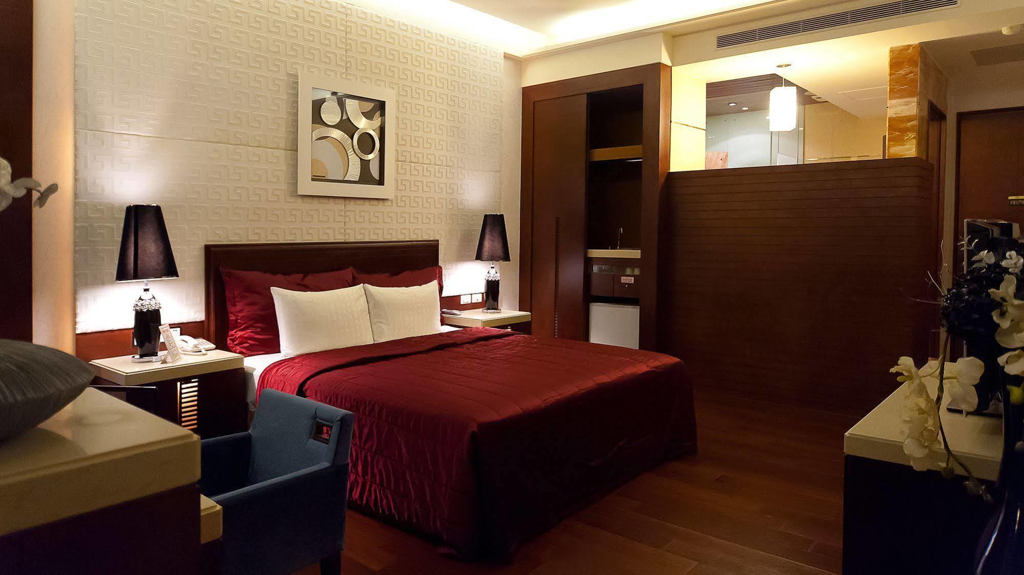 麗馨汽車旅館 Leesing Motel Kaohsiung Exterior photo