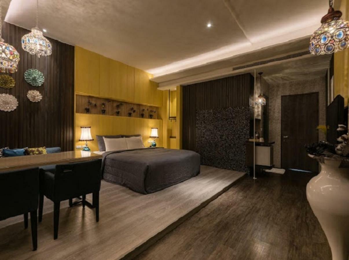 麗馨汽車旅館 Leesing Motel Kaohsiung Exterior photo